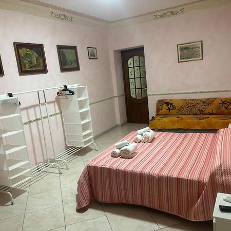 Casa Vacanze Madison Square ปาแลร์โม ภายนอก รูปภาพ