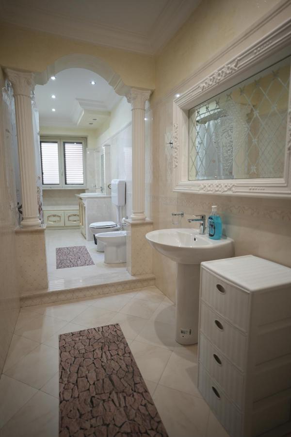 Casa Vacanze Madison Square ปาแลร์โม ภายนอก รูปภาพ